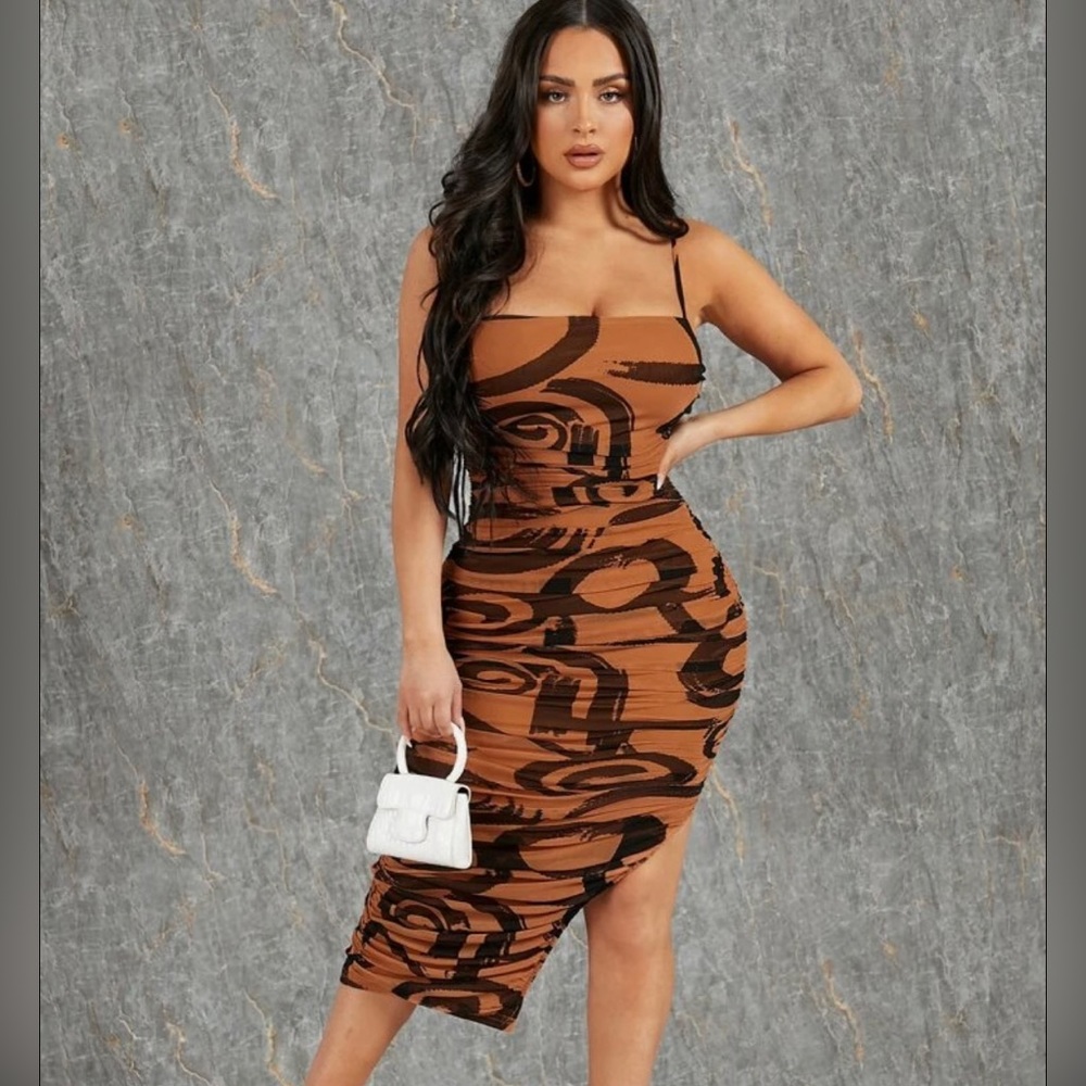 Split thigh graphic print dress